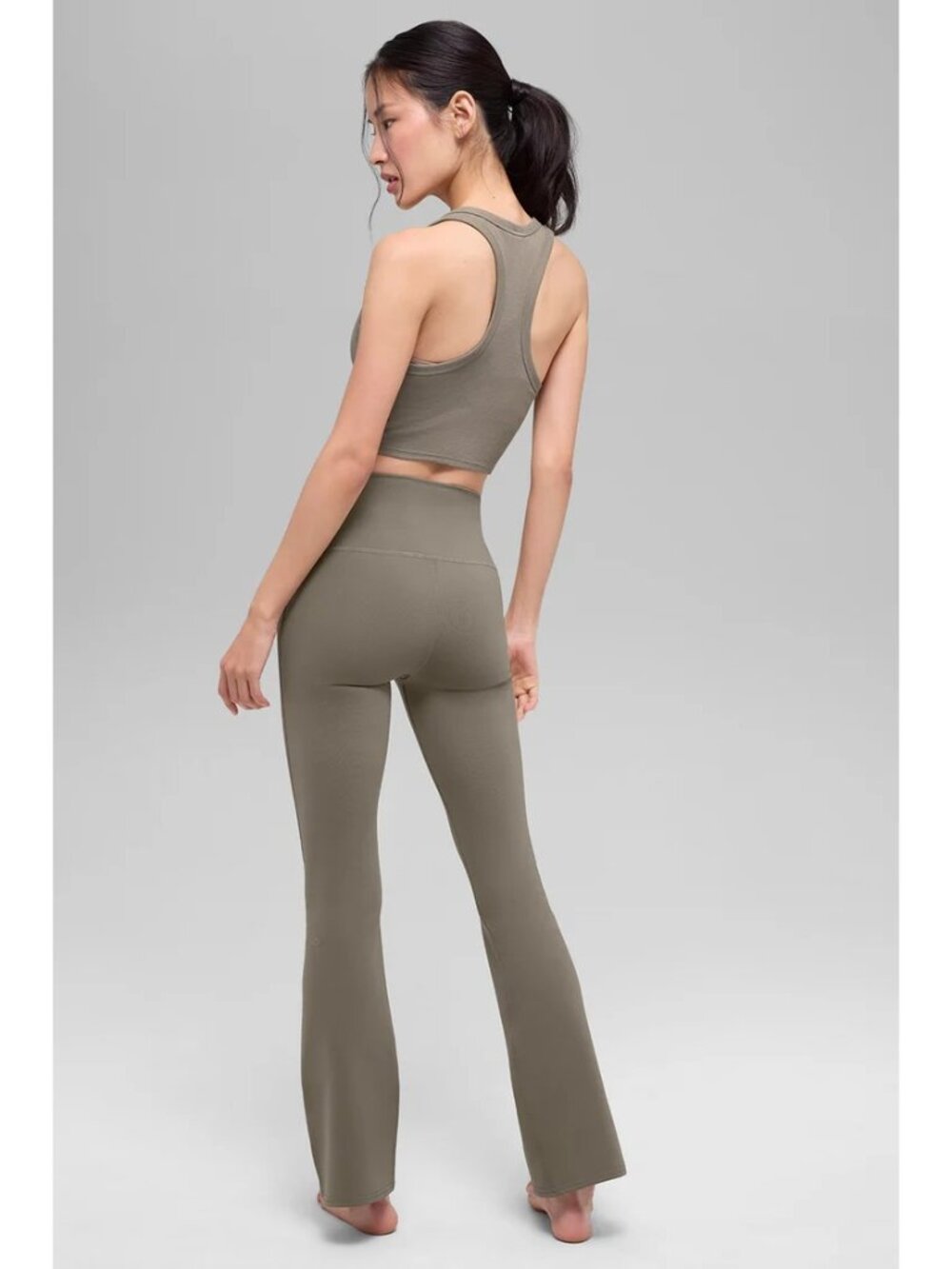 Alo Airbrush High-Waist 7/8 Bootcut Legging in Light Cocoa Size Small - Picture 2 of 8